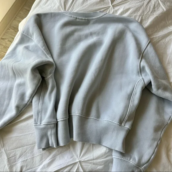 Aritzia TNA Cozy Fleece Boyfriend Boxy Cropped Sweatshirt in Mirror Blue - Picture 7 of 8